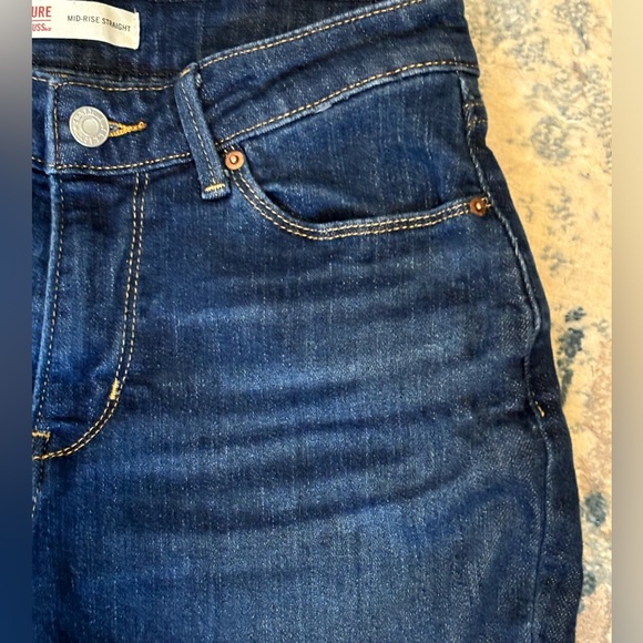 Levi’s Signature Mid-rise Straight Leg Jeans, size 2. - Picture 2 of 8